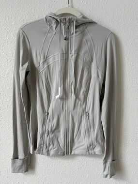 Lululemon Define Hooded Jacket Nulu Dusky Grey Size 6 NEW Neutral Sporty